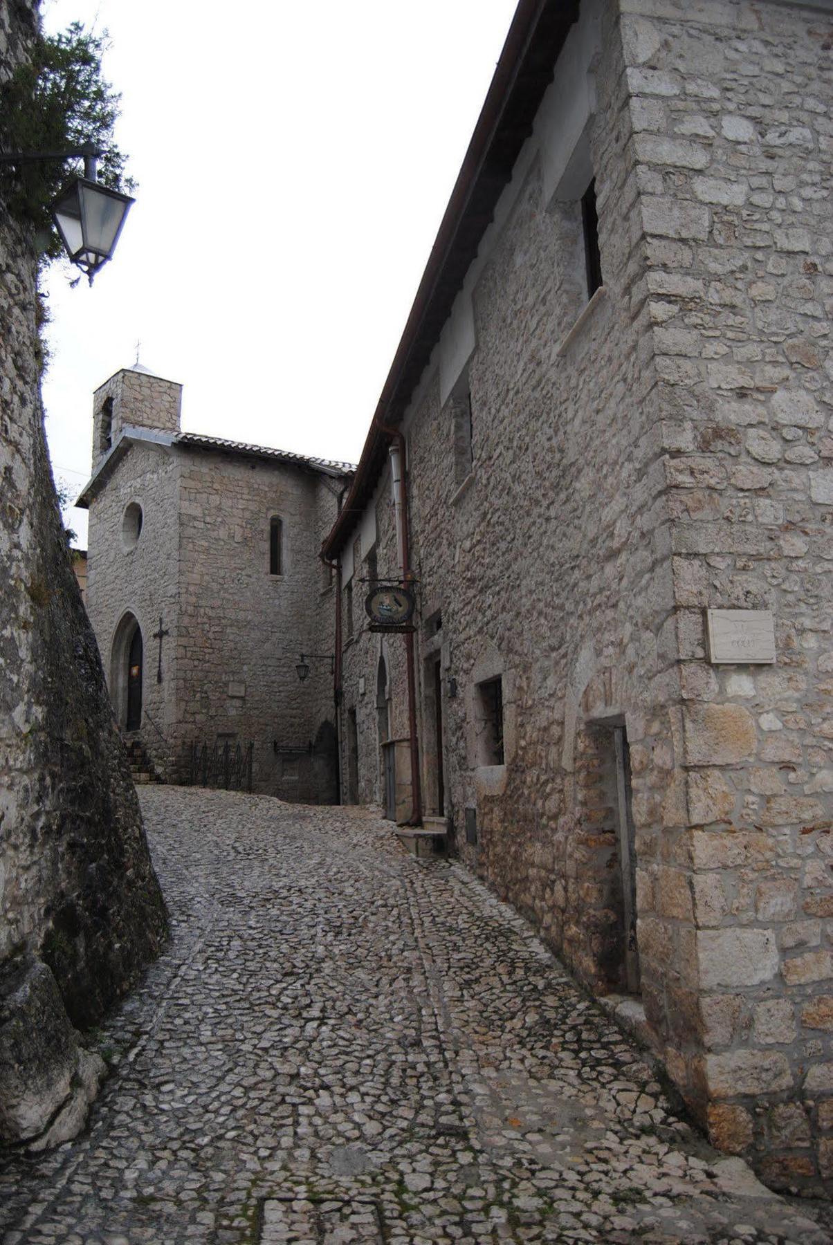 Locanda Il Falco Nero Fumone Exterior foto